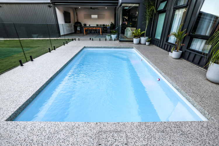 Heron 8m x 2.6m